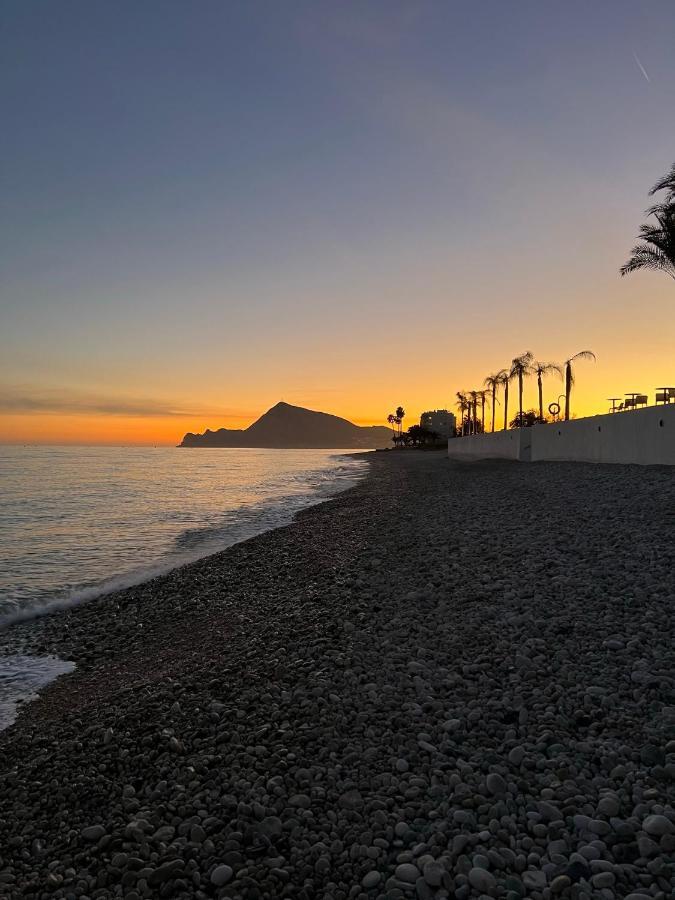 *Blue Sea Studio Altea * At The Beach ภายนอก รูปภาพ